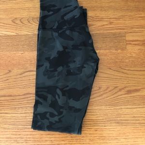 Women’s Lululemon Align Leggings 25” Size 2